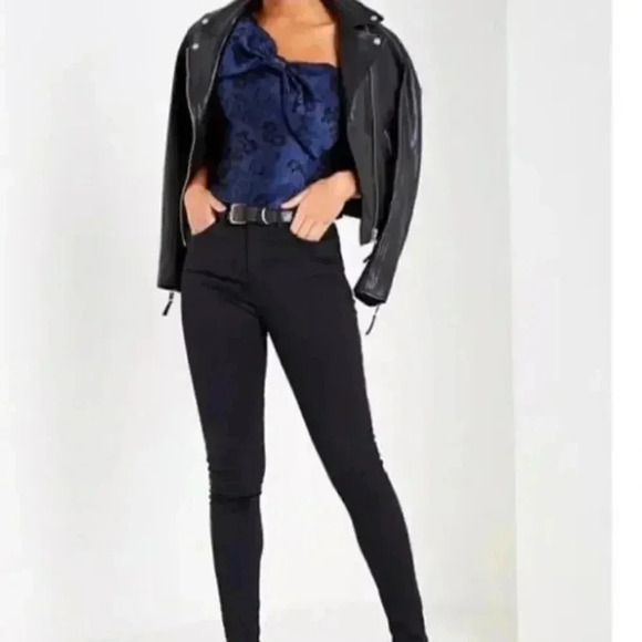 Jack Wills one shoulder bow crop top - Picture 3 of 16